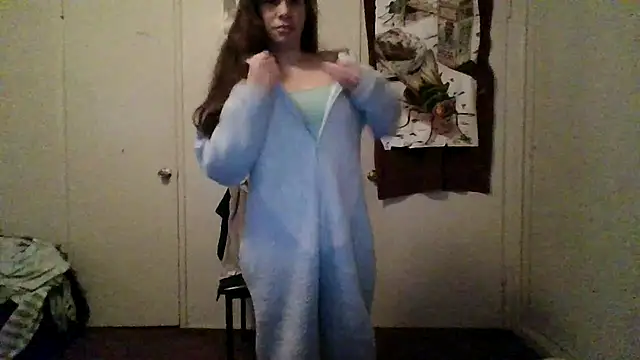 Snapshot of petitedoll29 chatting on 12-14-24, 03:51 petitedoll29 online show from 12-14-24, 03:51