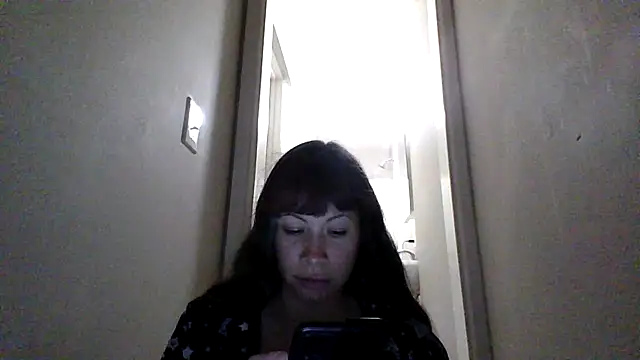 Snapshot of petitedoll29 chatting on 10-27-25, 12:04 petitedoll29 online show from 10-27-25, 12:04