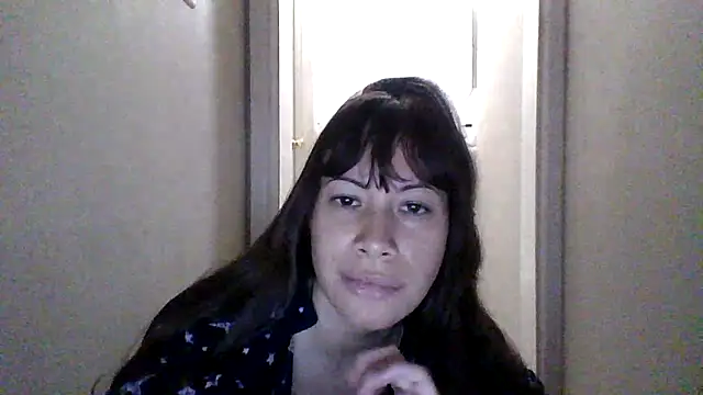 Snapshot of petitedoll29 chatting on 11-17-25, 08:36 petitedoll29 online show from 11-17-25, 08:36