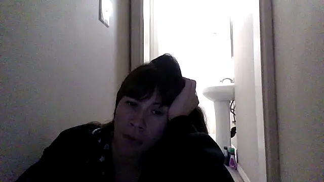 Snapshot of petitedoll29 chatting on 12-05-25, 01:14 petitedoll29 online show from 12-05-25, 01:14