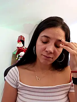 Snapshot of miaeyes chatting on 12-16-24, 03:00 miaeyes online show from 12-16-24, 03:00