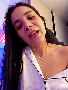 Snapshot of miaeyes chatting on 01-18-25, 04:48 miaeyes online show from 01-18-25, 04:48