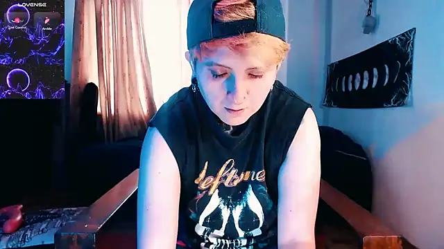 Marieblueeyes online show from 11-28-25, 03:58