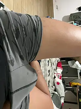 Snapshot of elvis0966 chatting on 12-21-24, 02:04 elvis0966 online show from 12-21-24, 02:04