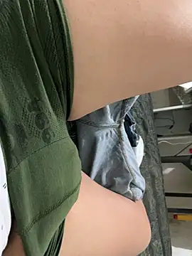 Snapshot of elvis0966 chatting on 02-01-25, 04:46 elvis0966 online show from 02-01-25, 04:46