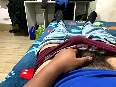 Snapshot of elvis0966 chatting on 09-27-25, 06:18 elvis0966 online show from 09-27-25, 06:18