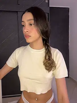 Snapshot of SelenaStone chatting on 12-16-24, 11:28 SelenaStone online show from 12-16-24, 11:28