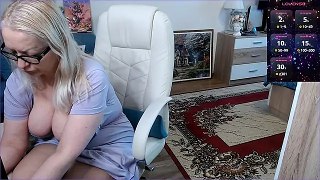 EllyBigBoobs online show from 09-11-25, 09:31