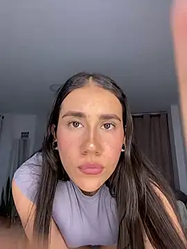 Snapshot of KaryAndTylor chatting on 12-07-24, 12:52 KaryAndTylor online show from 12-07-24, 12:52