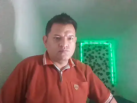 Snapshot of SexDiffrent chatting on 05-15-26, 11:23 SexDiffrent online show from 05-15-26, 11:23