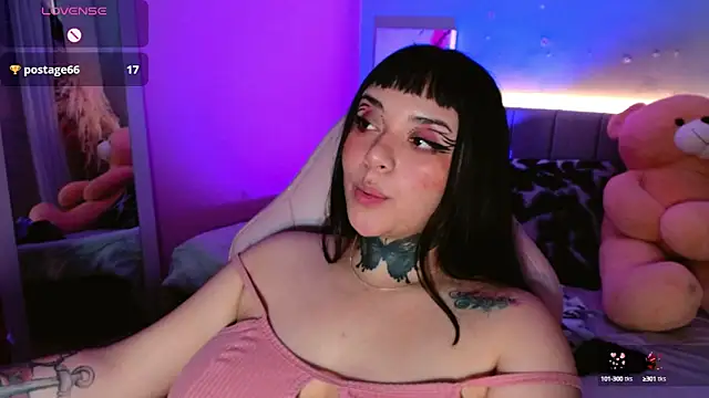 Snapshot of kim_blake chatting on 02-21-25, 03:54 kim blake online show from 02-21-25, 03:54