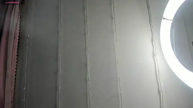 Snapshot of aly_nucita_ chatting on 01-12-25, 01:11 aly nucita online show from 01-12-25, 01:11