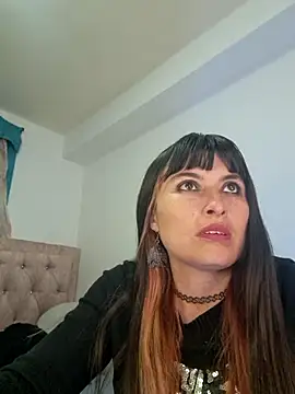 Snapshot of Alexandrasaenz chatting on 03-27-26, 11:04 Alexandrasaenz online show from 03-27-26, 11:04