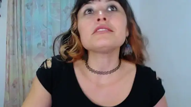 Snapshot of Alexandrasaenz chatting on 04-12-26, 09:20 Alexandrasaenz online show from 04-12-26, 09:20