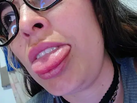 Alexandrasaenz online show from 07-04-26, 11:33