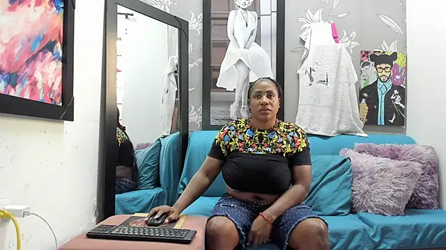 Karen Bis online show from 01-14-26, 08:58