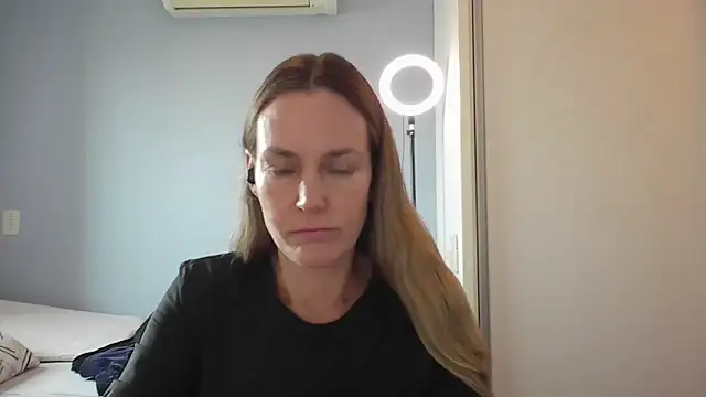 Annylove1 online show from 11-13-25, 10:47