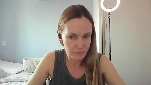 Annylove1 online show from 12-22-25, 03:53