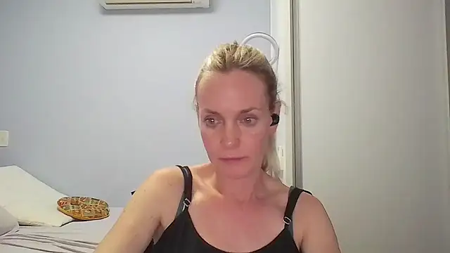 Annylove1 online show from 01-18-26, 12:36