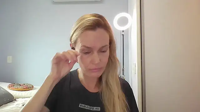 Annylove1 online show from 04-09-26, 10:42