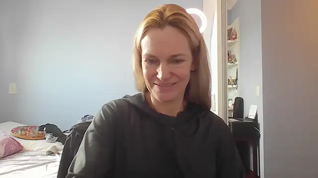 Snapshot of Annylove1 chatting on 05-04-26, 12:12 Annylove1 online show from 05-04-26, 12:12