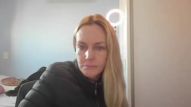 Snapshot of Annylove1 chatting on 05-13-26, 12:13 Annylove1 online show from 05-13-26, 12:13