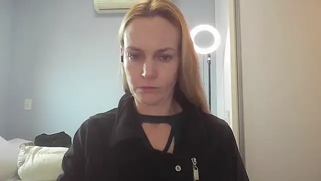 Snapshot of Annylove1 chatting on 05-28-26, 10:45 Annylove1 online show from 05-28-26, 10:45
