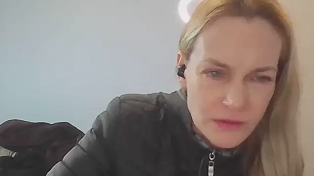 Snapshot of Annylove1 chatting on 06-02-26, 10:50 Annylove1 online show from 06-02-26, 10:50