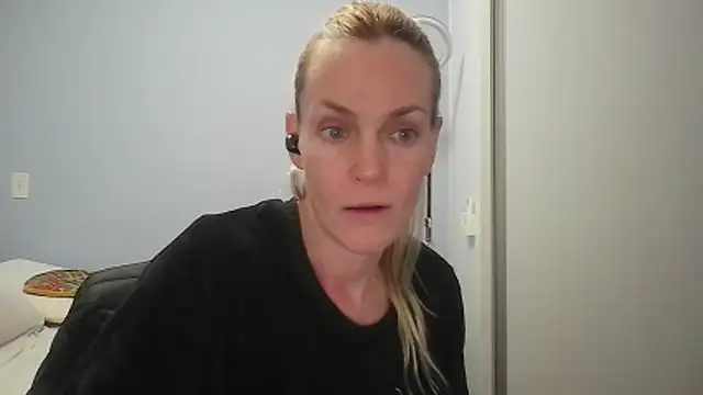 Snapshot of Annylove1 chatting on 06-03-26, 12:24 Annylove1 online show from 06-03-26, 12:24
