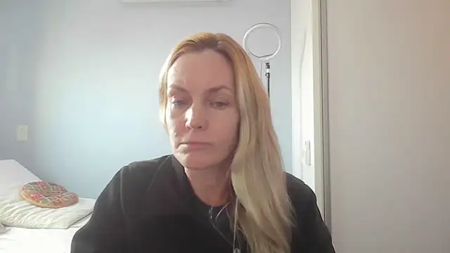 Snapshot of Annylove1 chatting on 06-09-26, 12:50 Annylove1 online show from 06-09-26, 12:50