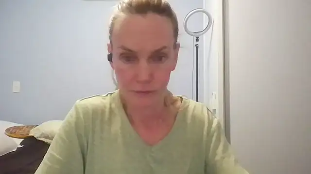 Snapshot of Annylove1 chatting on 06-15-26, 12:13 Annylove1 online show from 06-15-26, 12:13