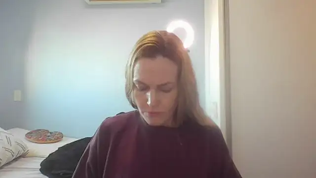 Snapshot of Annylove1 chatting on 06-18-26, 10:52 Annylove1 online show from 06-18-26, 10:52