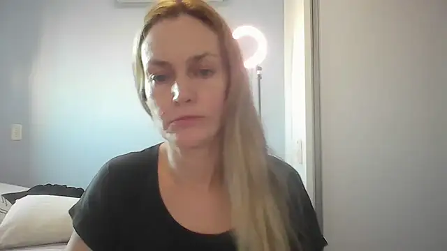 Snapshot of Annylove1 chatting on 07-02-26, 10:54 Annylove1 online show from 07-02-26, 10:54