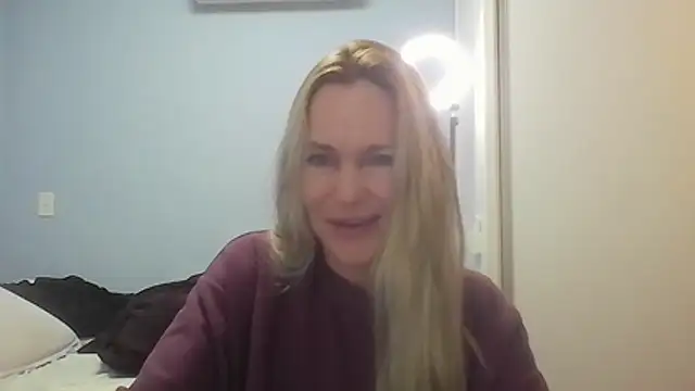 Snapshot of Annylove1 chatting on 07-13-26, 12:30 Annylove1 online show from 07-13-26, 12:30