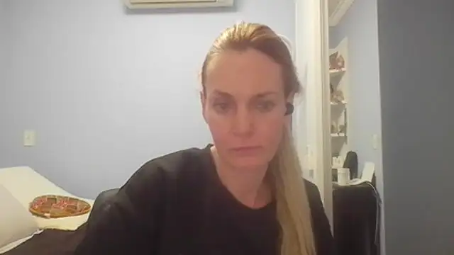 Snapshot of Annylove1 chatting on 07-19-26, 12:25 Annylove1 online show from 07-19-26, 12:25