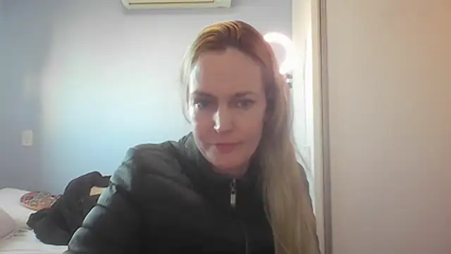 Snapshot of Annylove1 chatting on 07-20-26, 10:50 Annylove1 online show from 07-20-26, 10:50