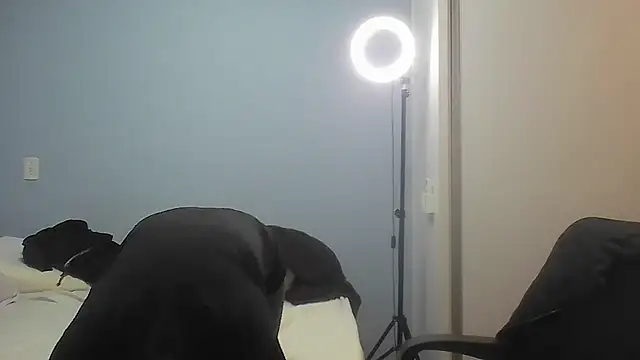 Snapshot of Annylove1 chatting on 07-21-26, 12:07 Annylove1 online show from 07-21-26, 12:07