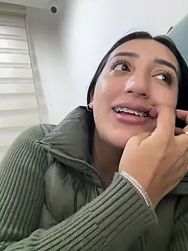 Hannahoff online show from 02-08-25, 03:08