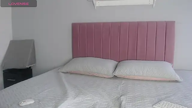 Snapshot of Danii_vg1 chatting on 05-29-26, 12:47 Danii vg1 online show from 05-29-26, 12:47