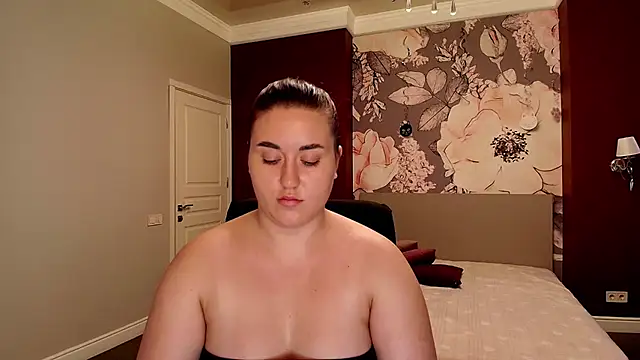 Roxie Bradley online show from 10-03-25, 05:48