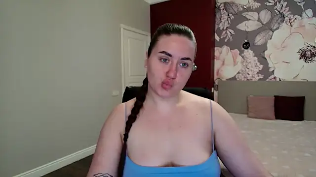 Roxie Bradley online show from 04-10-26, 05:45