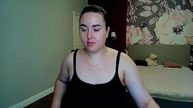 Snapshot of Roxie_Bradley chatting on 07-10-26, 05:45 Roxie Bradley online show from 07-10-26, 05:45