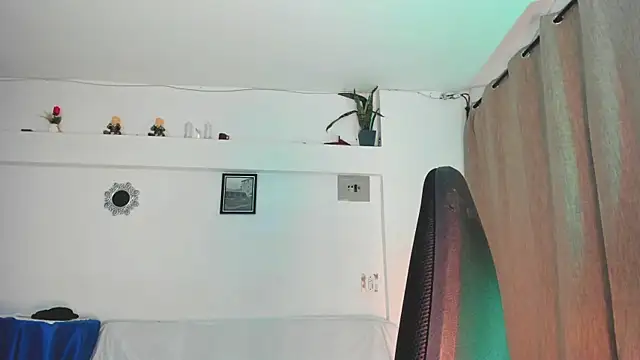 Sinthia Collins online show from 04-11-26, 02:27