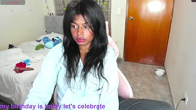 Snapshot of charlott7 chatting on 06-08-26, 03:29 charlott7 online show from 06-08-26, 03:29