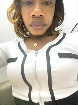  yisela  online show from 12-05-25, 02:20