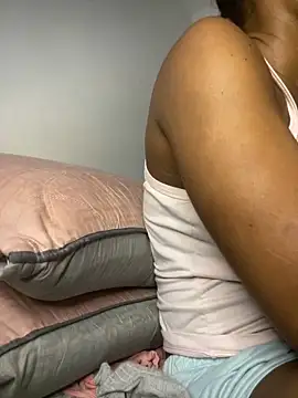  yisela  online show from 02-07-26, 01:31