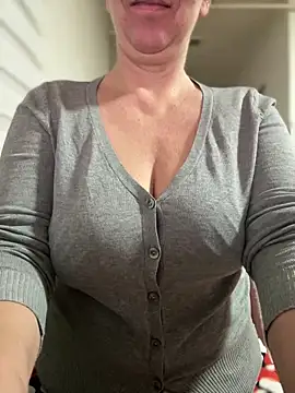 Snapshot of sweetmystery1 chatting on 02-19-25, 05:16 sweetmystery1 online show from 02-19-25, 05:16