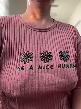 Snapshot of sweetmystery1 chatting on 02-27-25, 03:05 sweetmystery1 online show from 02-27-25, 03:05