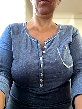 Snapshot of sweetmystery1 chatting on 09-14-25, 08:46 sweetmystery1 online show from 09-14-25, 08:46