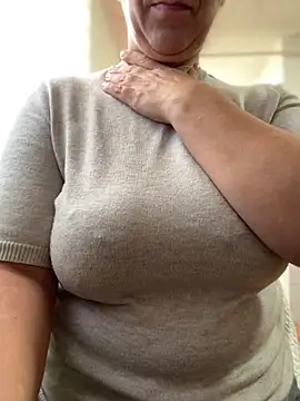 Snapshot of sweetmystery1 chatting on 10-15-25, 01:55 sweetmystery1 online show from 10-15-25, 01:55